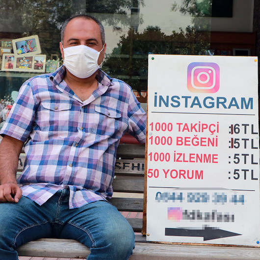 Adana sokaklarında tezgah açıp Instagram takipçisi ve etkileşim satıyor