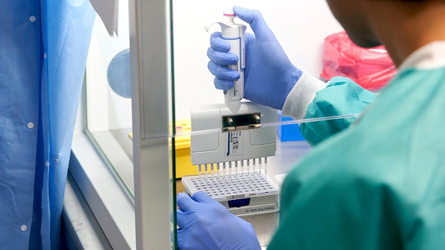 Yurt dışına çıkışlarda istenen PCR testi, Sağlık Bakanlığı laboratuvarlarında yaptırılabilecek.
