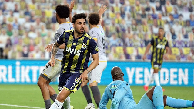 Ozan Tufan attığı 2 golle maçın yıldızı oldu ve takımına 3 puanı getirdi.