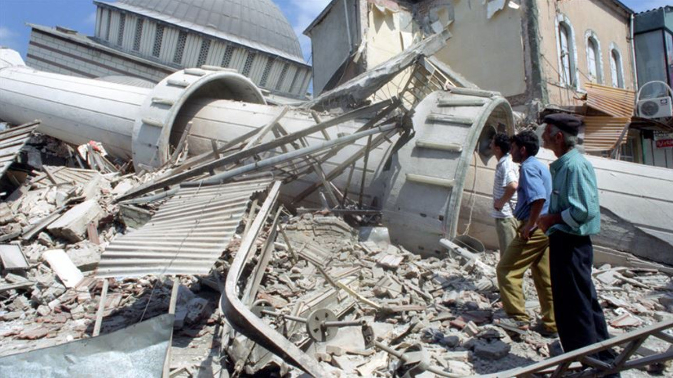 İstanbul depremi 7.3'ün üzerinde olacak' - Gündem Haberleri