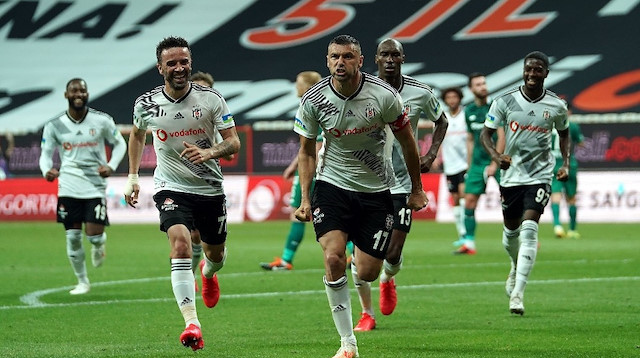 Bu sezon Süper Lig'de 13 kez fileleri havalandıran Burak Yılmaz, Beşiktaş'taki en golcü sezonunu geçiriyor.