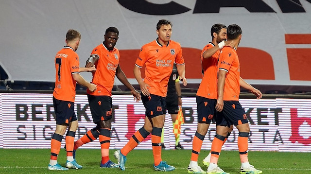 Başakşehirli futbolcuların Galatasaray maçındaki gol sevinci