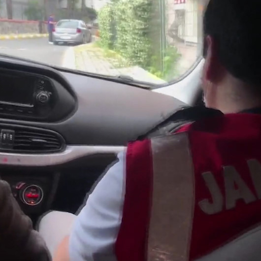 Jandarmanın uyuşturucu operasyonu kamerada