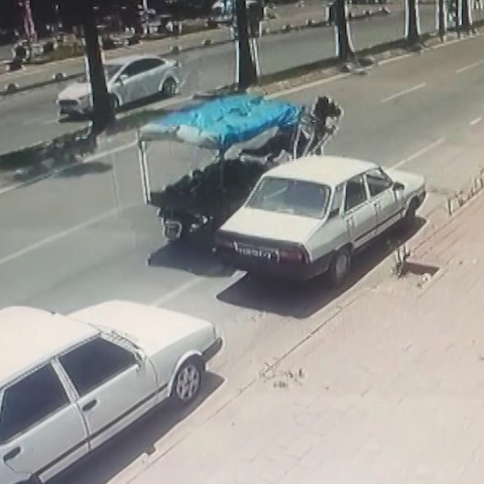 Yeğenini at arabasından attı kendisi yere düşüp sürüklendi: Önkol, Onlar durdurmasa Allah bilir kaç kişiyi ezerdi