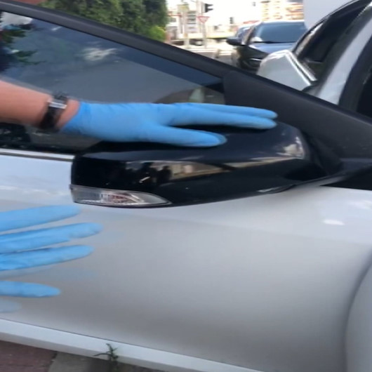 Adıyamanda dikiz ayna kapaklarına eroin yerleştiren iki kişi yakalandı