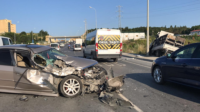 Hurdaya dönen araçtan burnu bile kanamadan çıktı