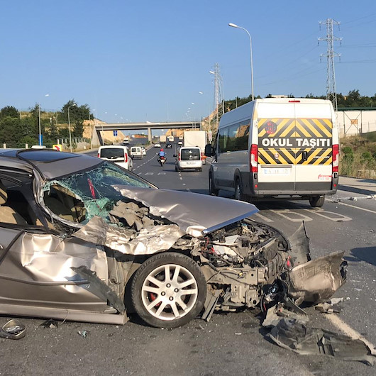 Hurdaya dönen araçtan burnu bile kanamadan çıktı