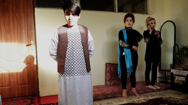 Afganistan’da toplumsal erkeklik: Beççe pûş uygulaması