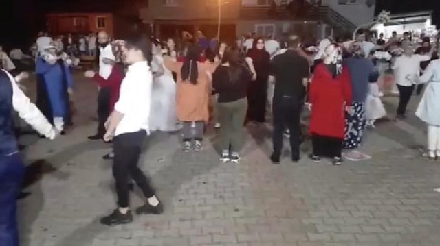 Koronavirüs nedeniyle bir süredir yapılamayan düğünler, İçişleri Bakanlığı'nın genelgesiyle belirlenen kurallara uyulmak şartıyla 1 Temmuz'dan itibaren tekrar başladı.