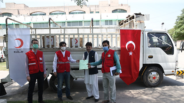 تركيا تقدم مساعدات طبية إلى باكستان