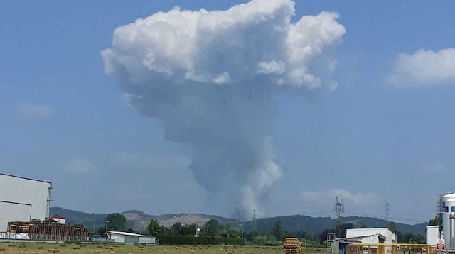 Kızılay Başkanı Kınık, patlamanın yaşandığı fabrikadan çıkan dumanın zehirli olabileceği konusunda bölge sakinlerini uyardı. 