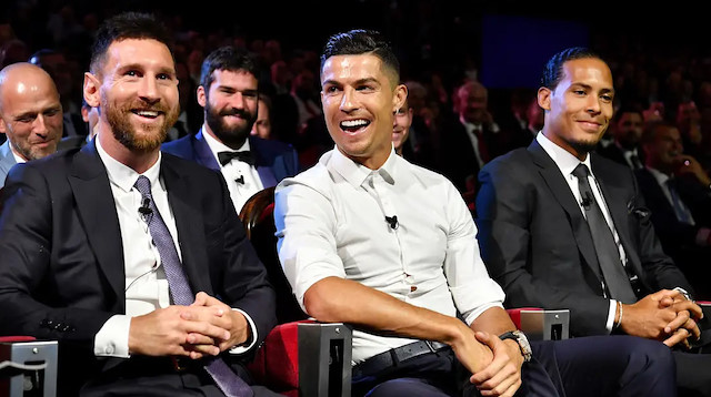 Messi ve Ronaldo'nun aynı takımda oynama ihtimali futbolseverleri heyecanlandırdı.