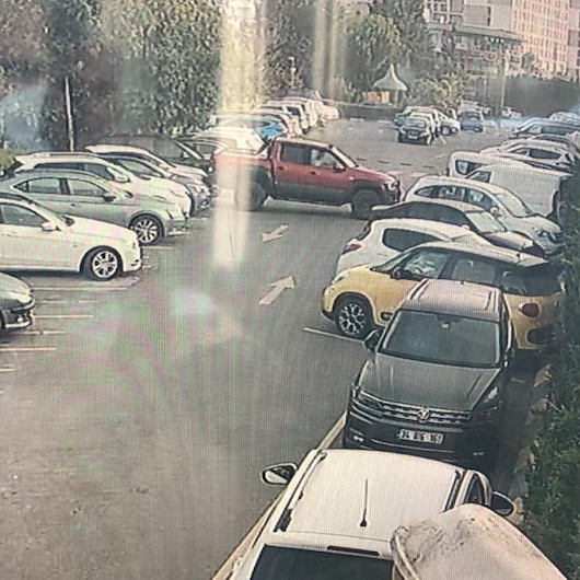 Küçükçekmecede çaldığı araçla kaçarken ortalığı savaş alanına çevirdi