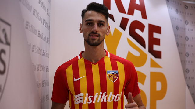 Alpay, 5 Ağustos 2019'da Kayserispor'a imza atmıştı.