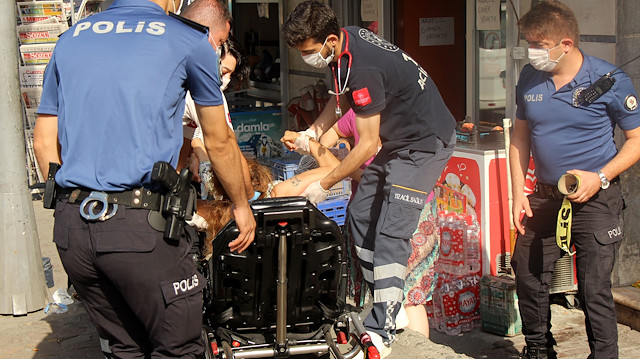 Olay yerine gelen sağlık ekipleri ise yaralı kadına ilk müdahaleyi yaparak Taksim Eğitim ve Araştırma Hastanesine kaldırdı. 

