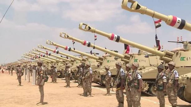 Mısır ordusu, Libya sınırında tatbikat başlattı. 