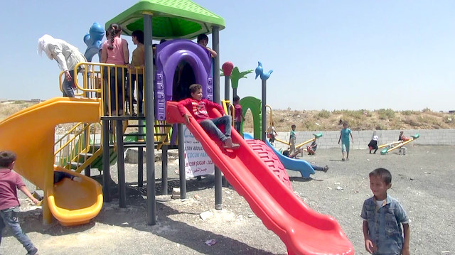 جمعية تركية تنشئ حديقة ألعاب للأطفال في إدلب السورية