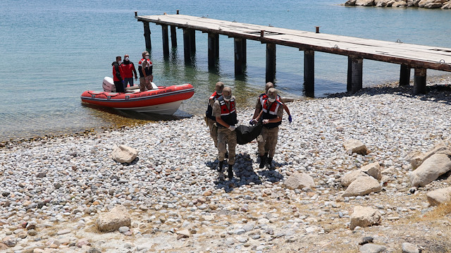 Van Gölü'nde teknenin batması sonucu kaybolan 2 kişinin daha cesedi bulundu.

