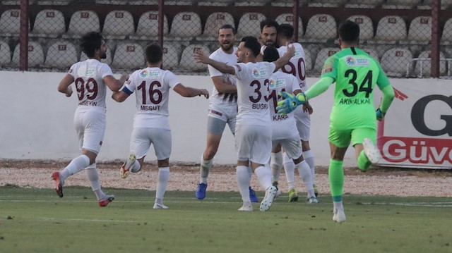 Hatayspor, en yakın takipçisi Erzurumspor'un 4 puan önünde zirvede yer alıyor.