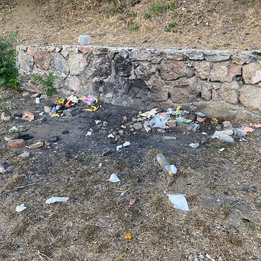 Beykoz pislik içinde: Vatandaşlar atılan çöplere tepkili