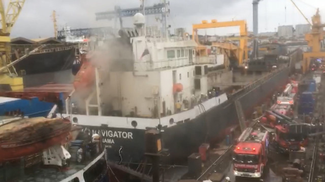 Tuzla'da korkutan gemi yangını