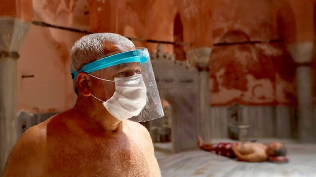 Koronavirüsün "sıcaklarda yok olduğu" söylentileri, hamam ve saunalara talebi artırdı.