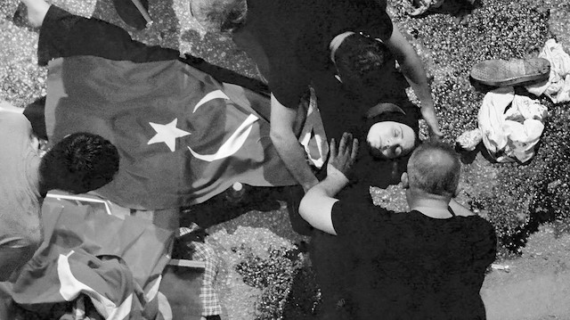 Türkiye’yi Fetullahçı teröristler eliyle teslim almak isteyen işgalcilere karşı milletin verdiği destansı mücadelenin üzerinden tam 4 yıl geçti.