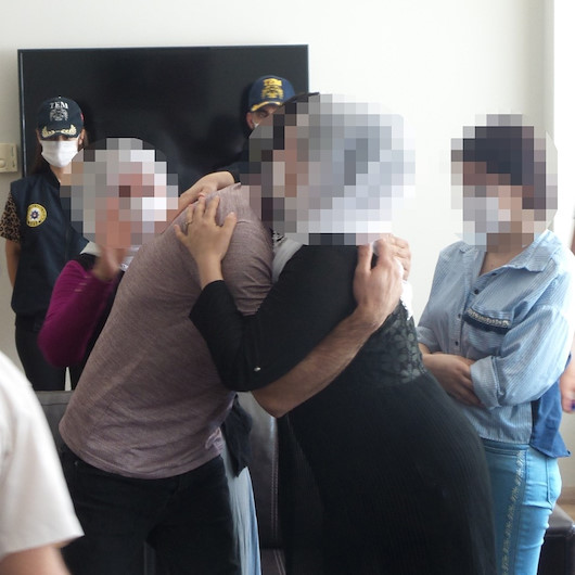Güvenlik güçlerine teslim olan PKKlı terörist Mersindeki ailesine teslim edildi