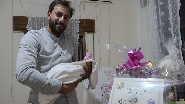 فلسطيني من القدس يُطلق على مولودته اسم "آيا صوفيا"