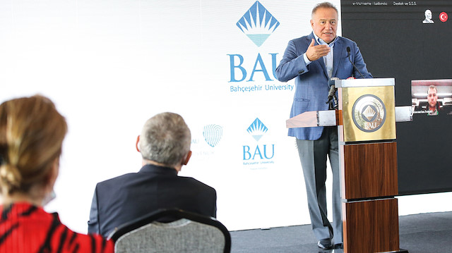 BAU Global Başkanı Enver Yücel 
lansmanda konuşma yaptı.