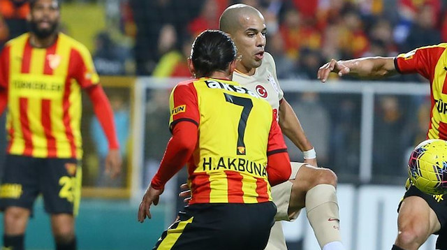 Cezası biten Feghouli,  Göztepe maçında forma giyebilecek.