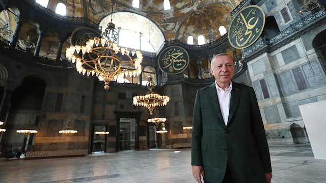 Cumhurbaşkanı Erdoğan Ayasofya Camii'nde incelemelerde bulundu.