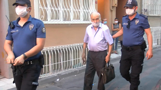 85 yaşındaki Suphi Bitlisli, kardeşinin cesediyle günlerce aynı evde kaldı.