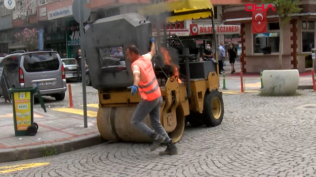 Rize'de operatör alev alan iş makinesi için yardım istedi, sürücüler durmadı