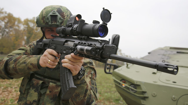 Sırbistan'ın sattığı silahlar arasında binlerce tüfek bulunuyor.