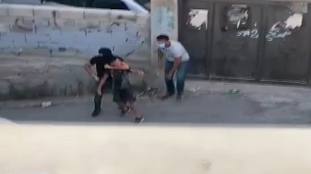 İşgalci İsrail güçleri 12 yaşındaki çocuğu sokak ortasında kaçırdı