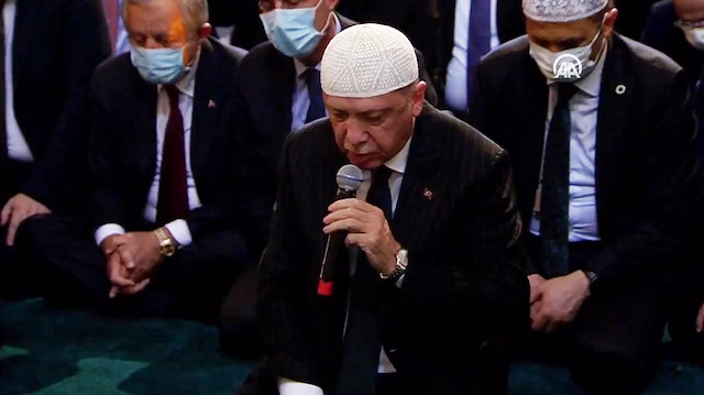 Cumhurbaşkanı Erdoğan Ayasofya'da Kur'an-ı Kerim tilaveti okudu. 