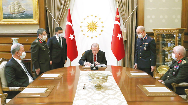 Yüksek Askeri Şura kararlarına göre TSK komuta kademesi bir yıl daha görevine devam edecek.