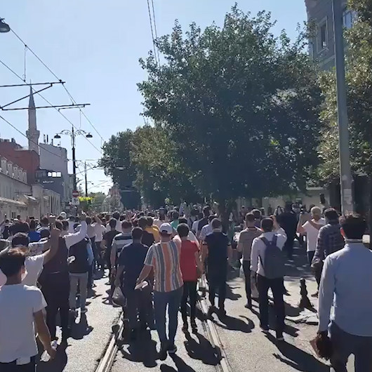 Gençler Allahu Ekber Kebira nidalarıyla Ayasofya yürüyor