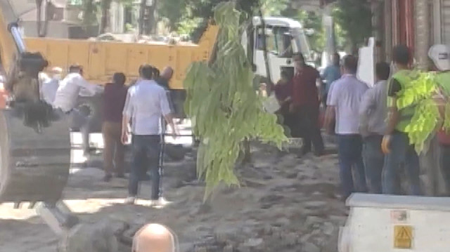 Bahçelievler'de yaşanan taşlı sopalı kavga kamerada