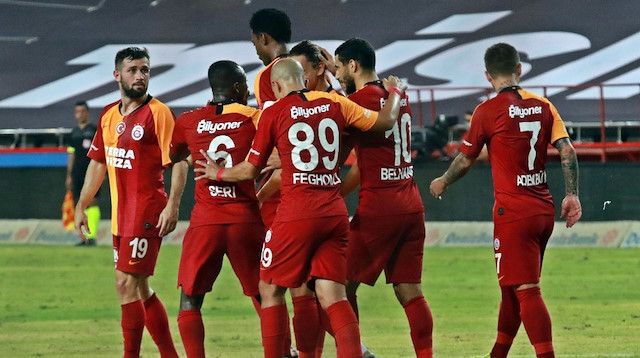 Galatasaray, sezonun son maçında Antalyaspor ile 2-2 berabere kaldı.