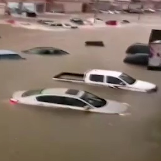 Suudi Arabistanın Taif şehrini sel vurdu