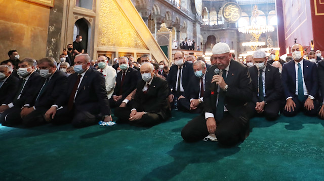 Cumhurbaşkanı Recep Tayyip Erdoğan, Ayasofya Camii'ndeki Kur-an'ı Kerim tilavetinde Fatiha ve Bakara suresinin ilk beş ayetini okudu. 