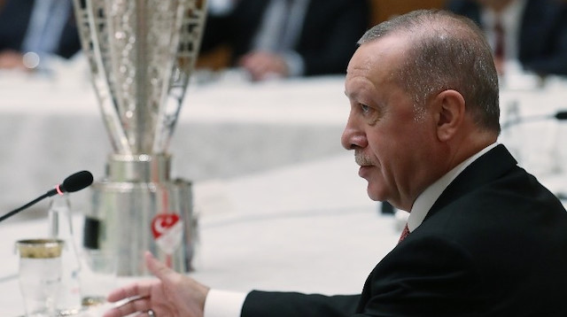 Cumhurbaşkanı Erdoğan Başakşehirli futbolcularla sohbet etti.