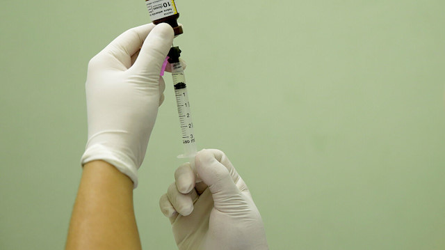 Koronavirüs aşısında yeni gelişme: 30 bin kişi ile yapılacak testler başladı