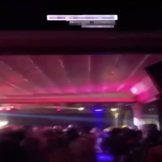 Trabzonda koronavirüse aldırmayıp kafede parti düzenlediler