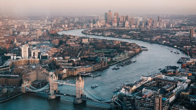 Gezen anne çocukla Londra'da