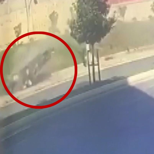 Kontrolünü kaybeden sürücü takla atan araçtan dışarıya fırladı