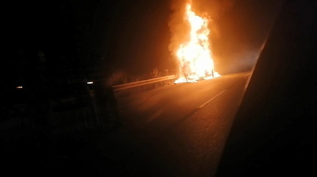 Bursa'da tanker alev alev yandı