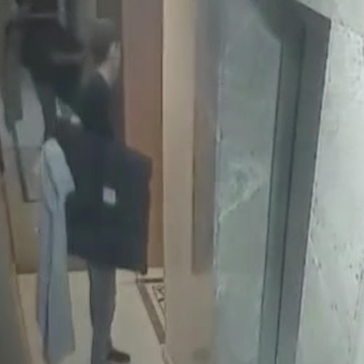 Kadıköyde 6 bin liralık televizyon hırsızlığı kamerada